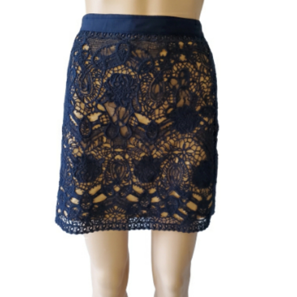Club Monaco Navy Blue Laced Tan Liner Skir…